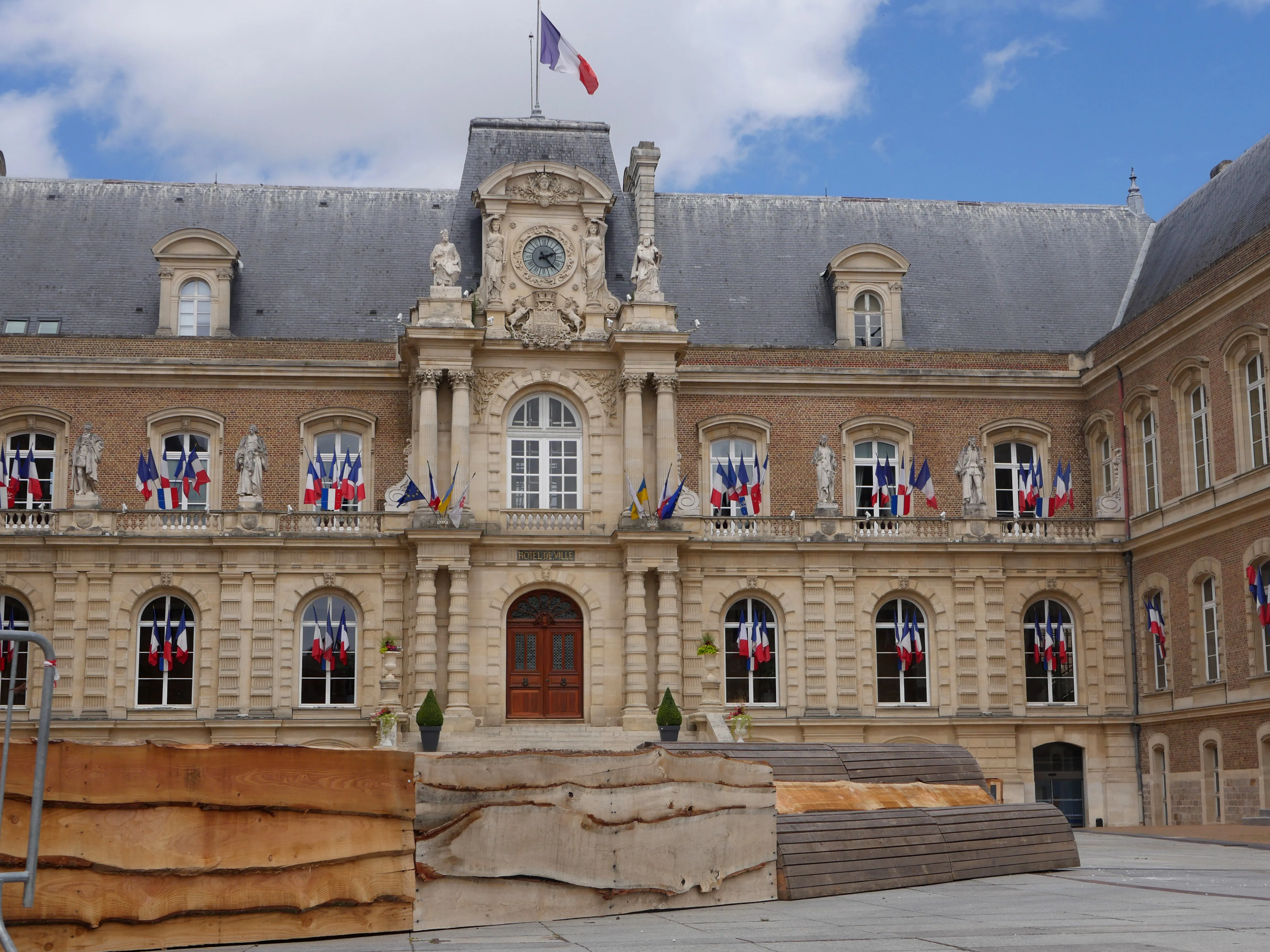 SILENCE, ÇA POUSSE... EN VILLE