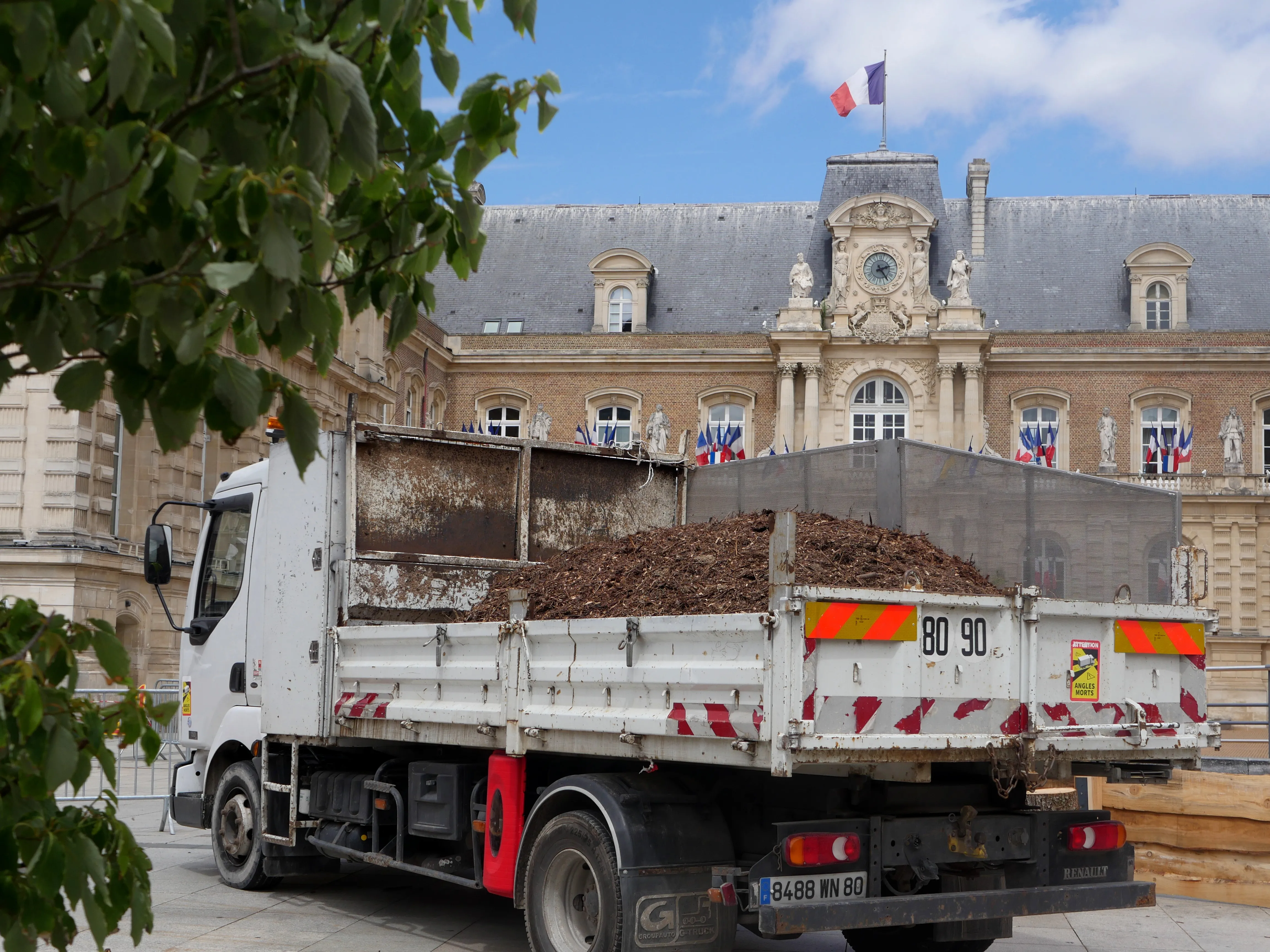 SILENCE, ÇA POUSSE... EN VILLE
