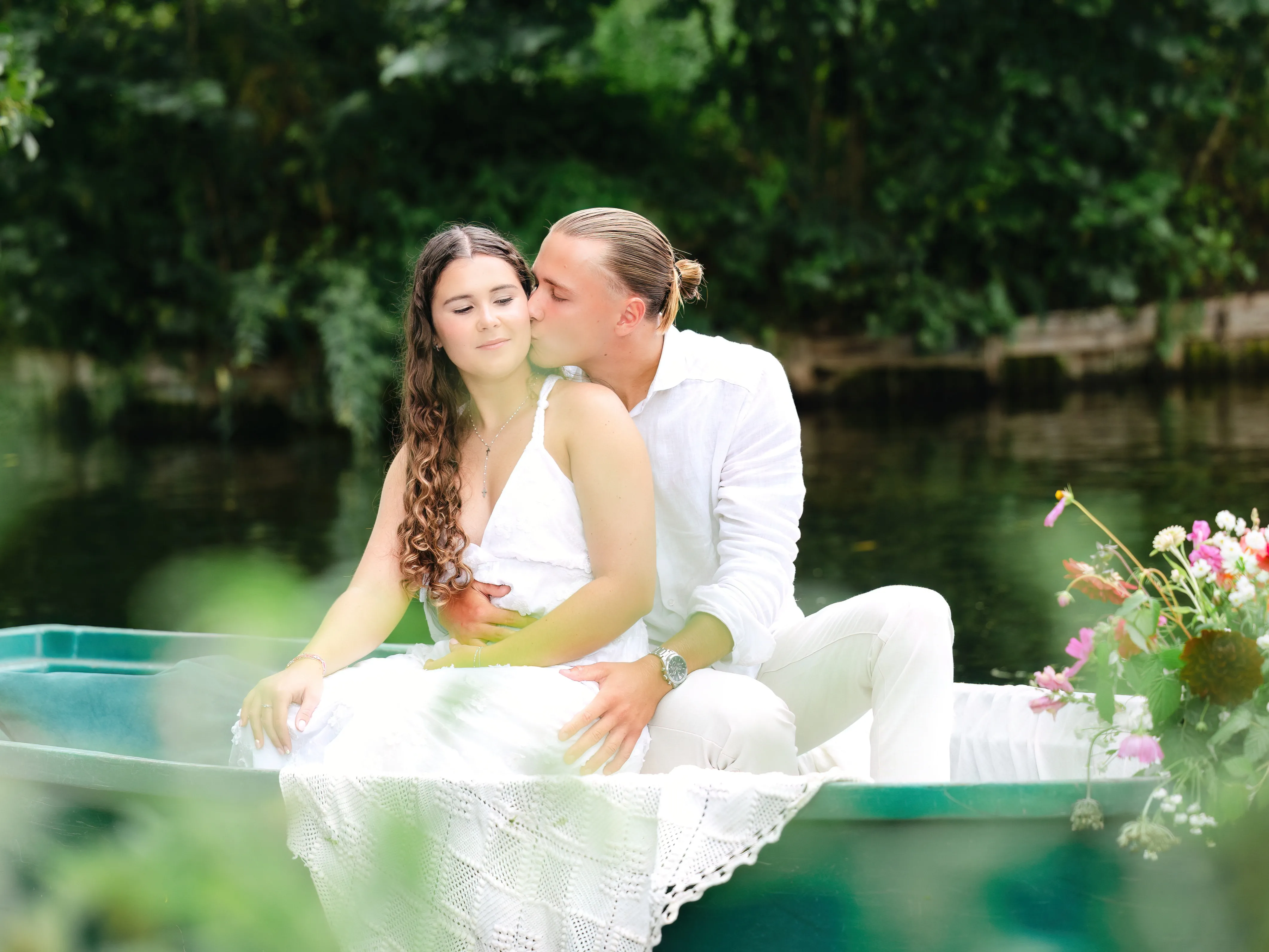 ROMANCE AU FIL DE L'EAU