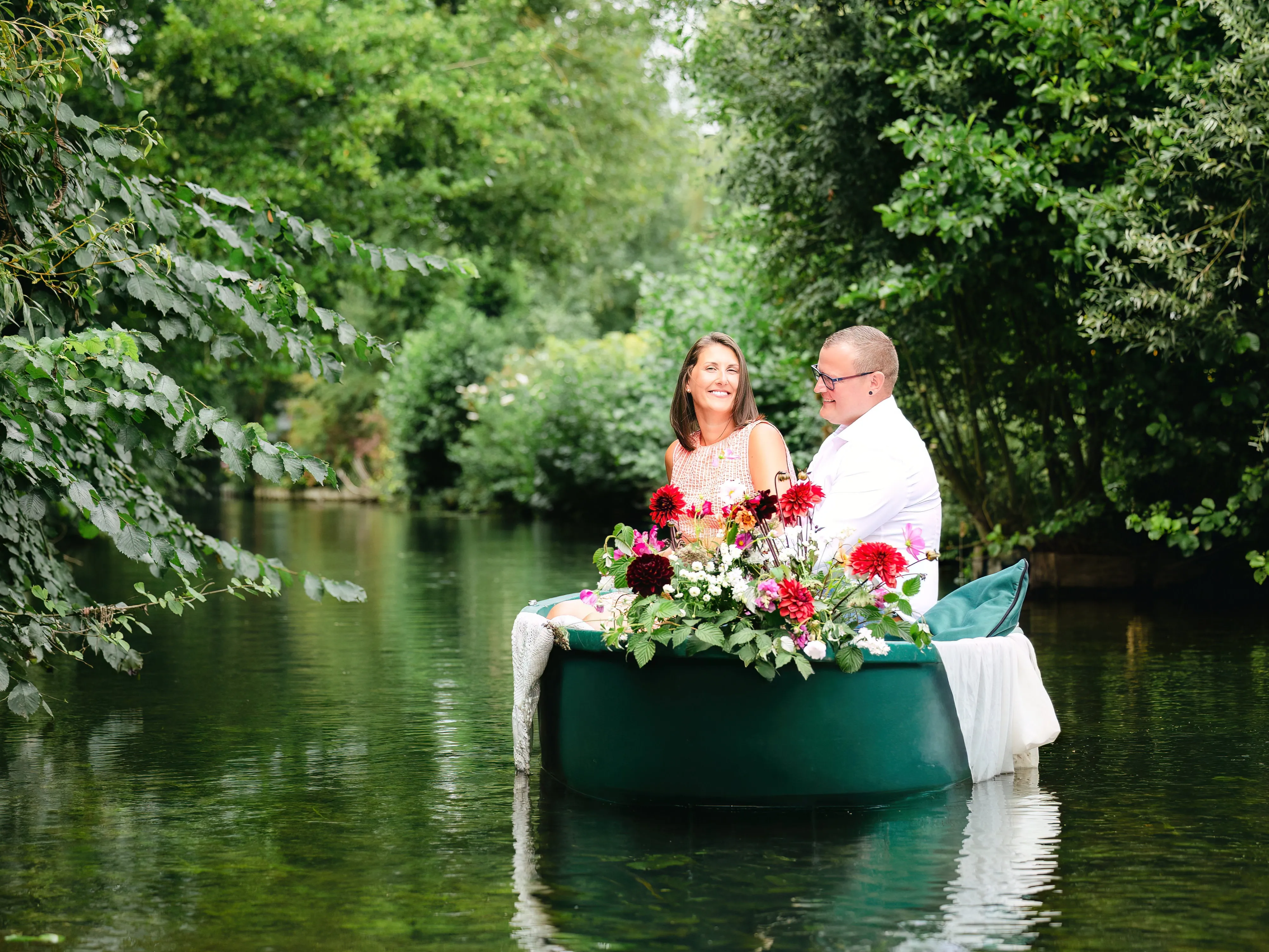 ROMANCE AU FIL DE L'EAU