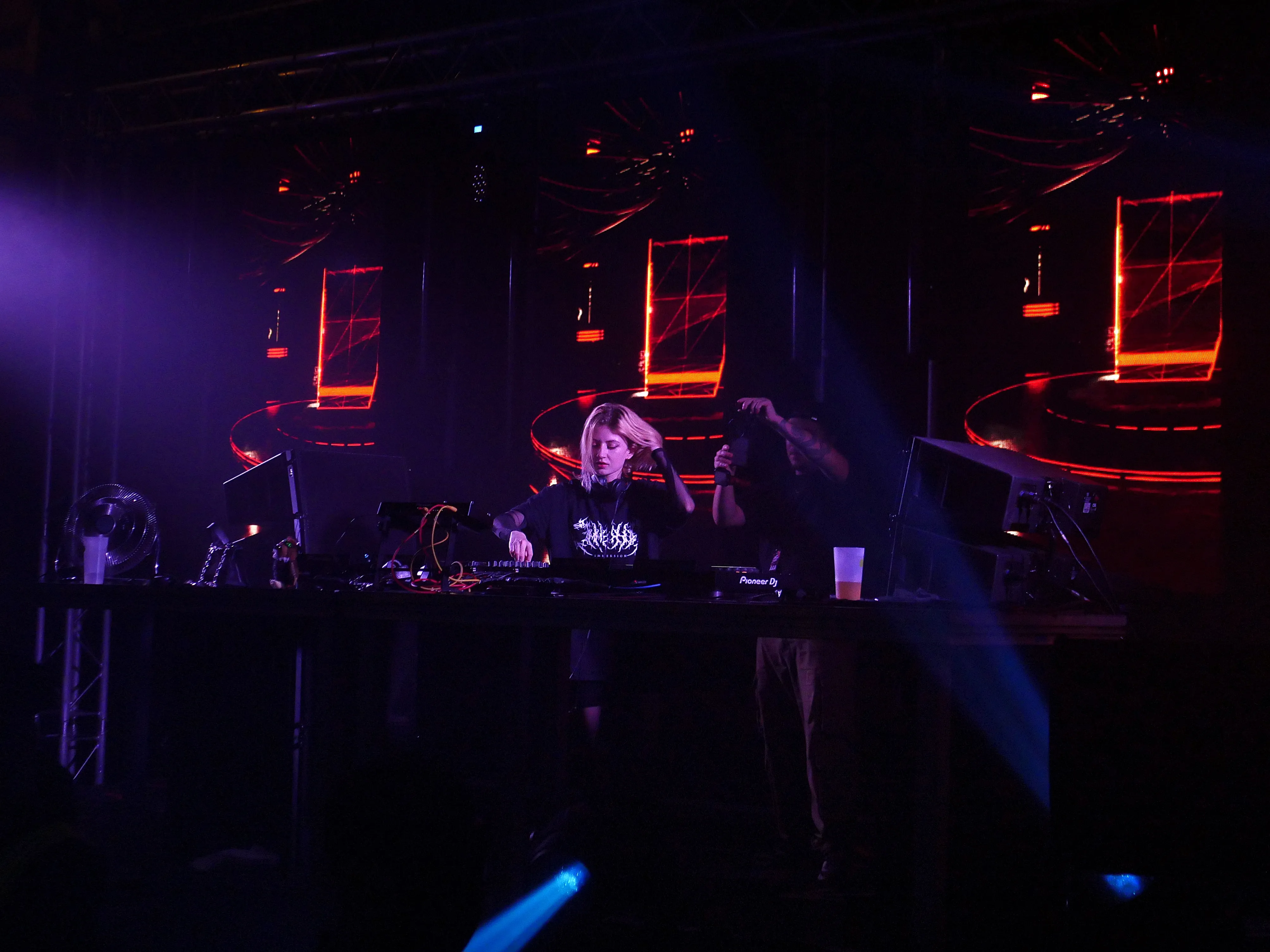 UNE PREMIÈRE QUI MARQUE LE HARD