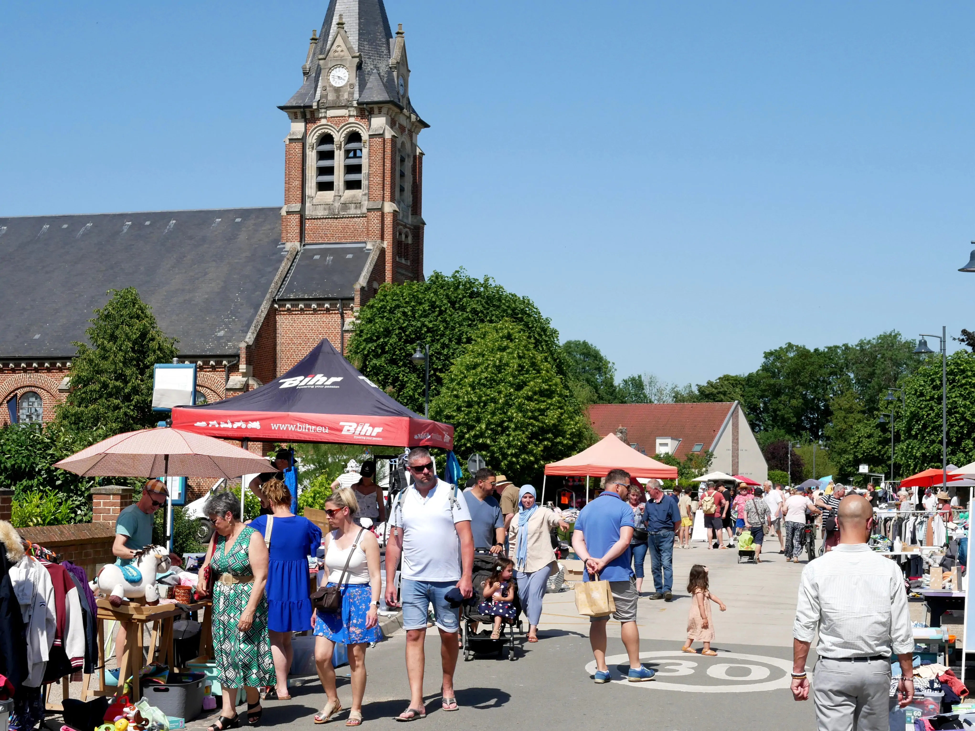 UNE RÉDERIE POUR LES FAMILLES