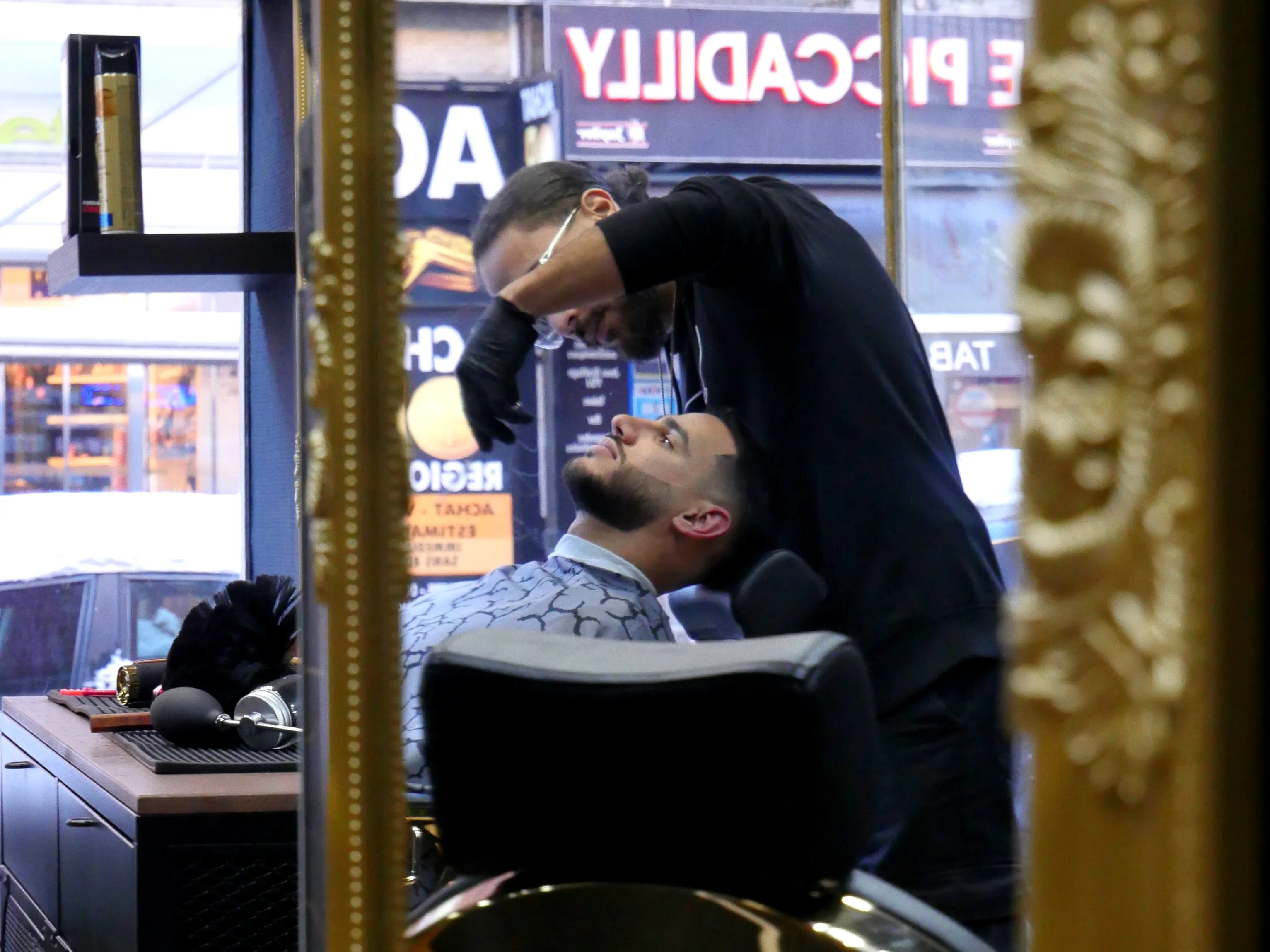 UN SALON QUI ARRIVE AU POIL
