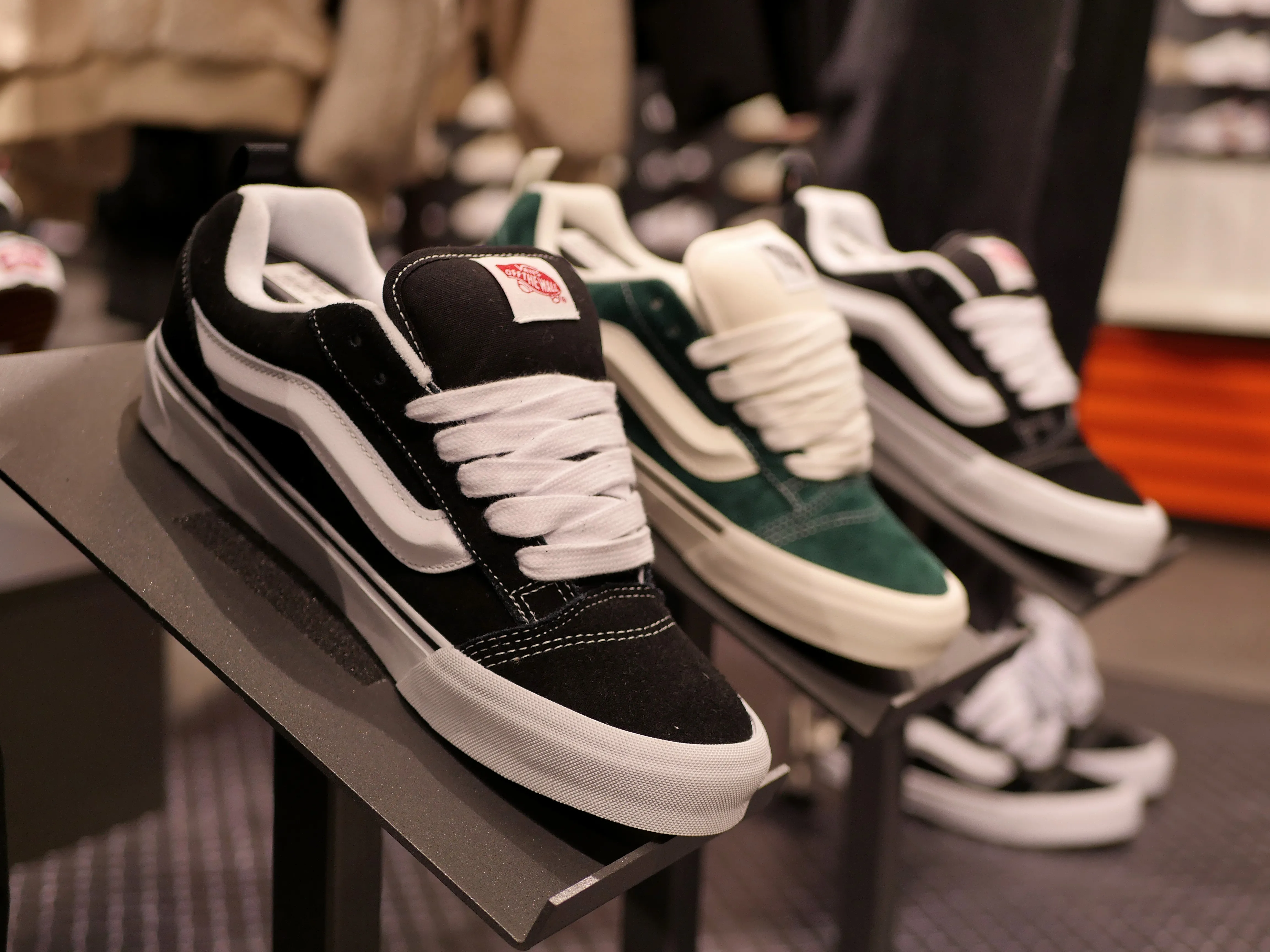 UN MAGASIN DE SNEAKERS XXL