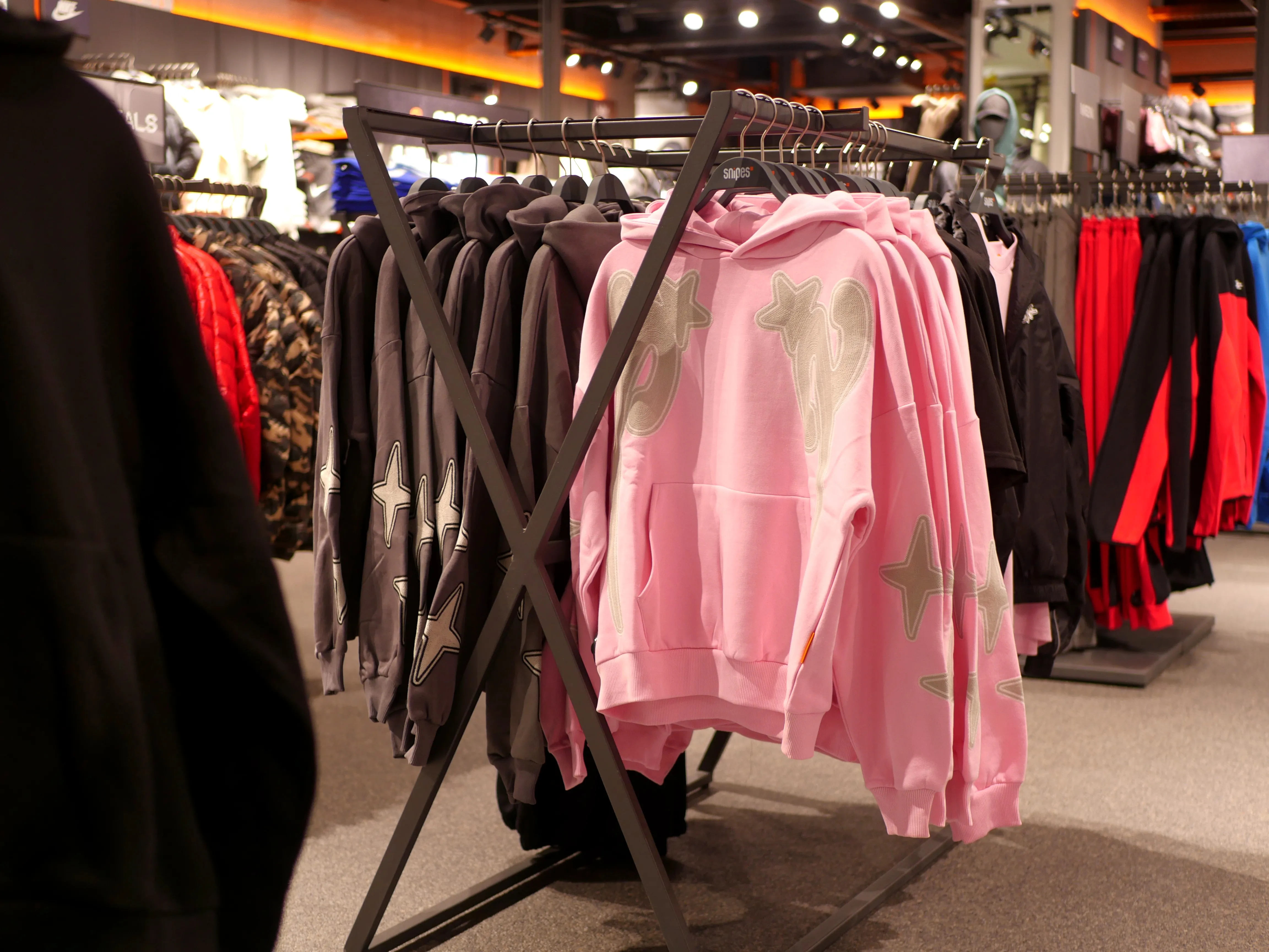 UN MAGASIN DE SNEAKERS XXL
