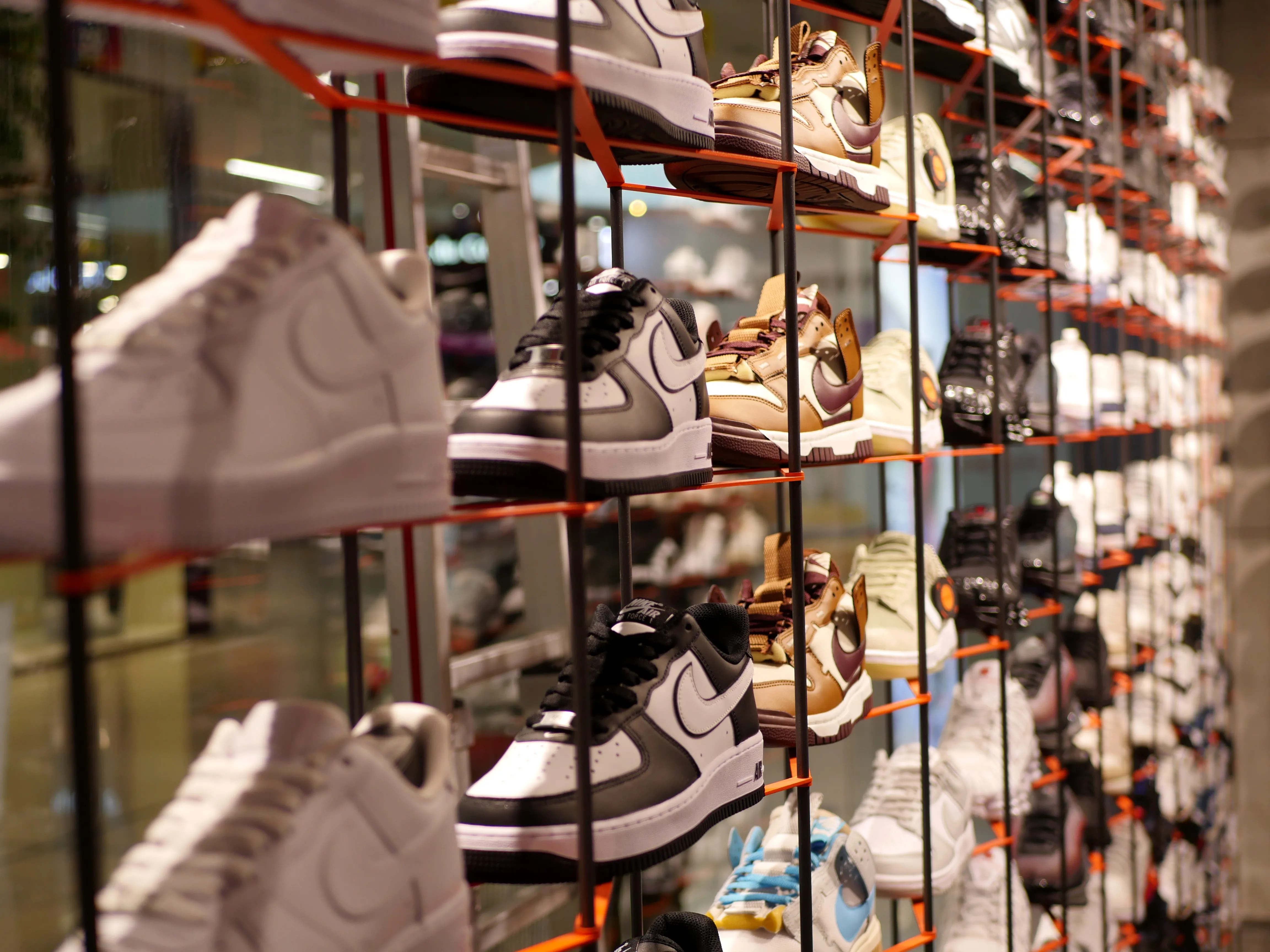 UN MAGASIN DE SNEAKERS XXL