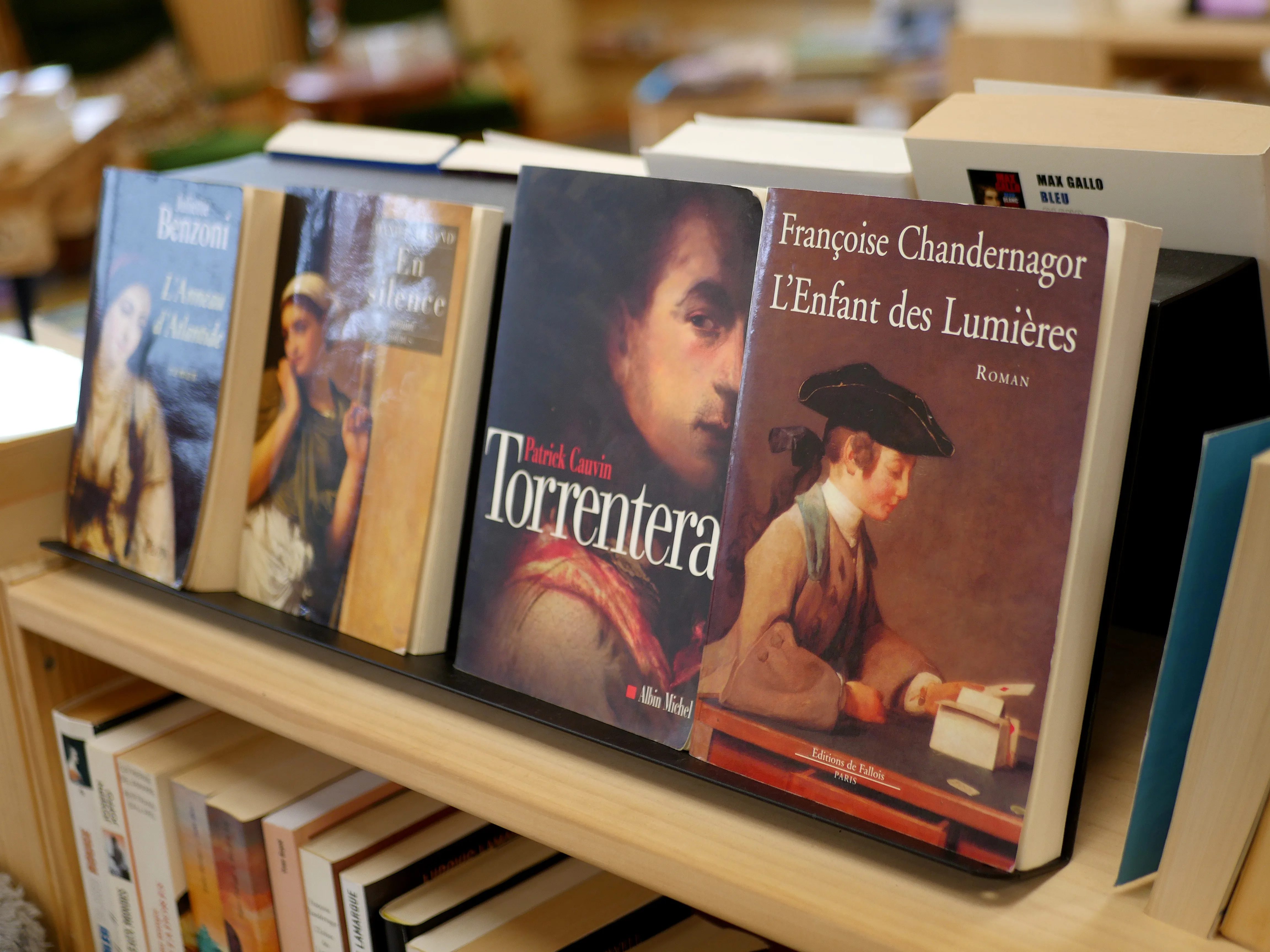 Une librairie solidaire et friperie engagée