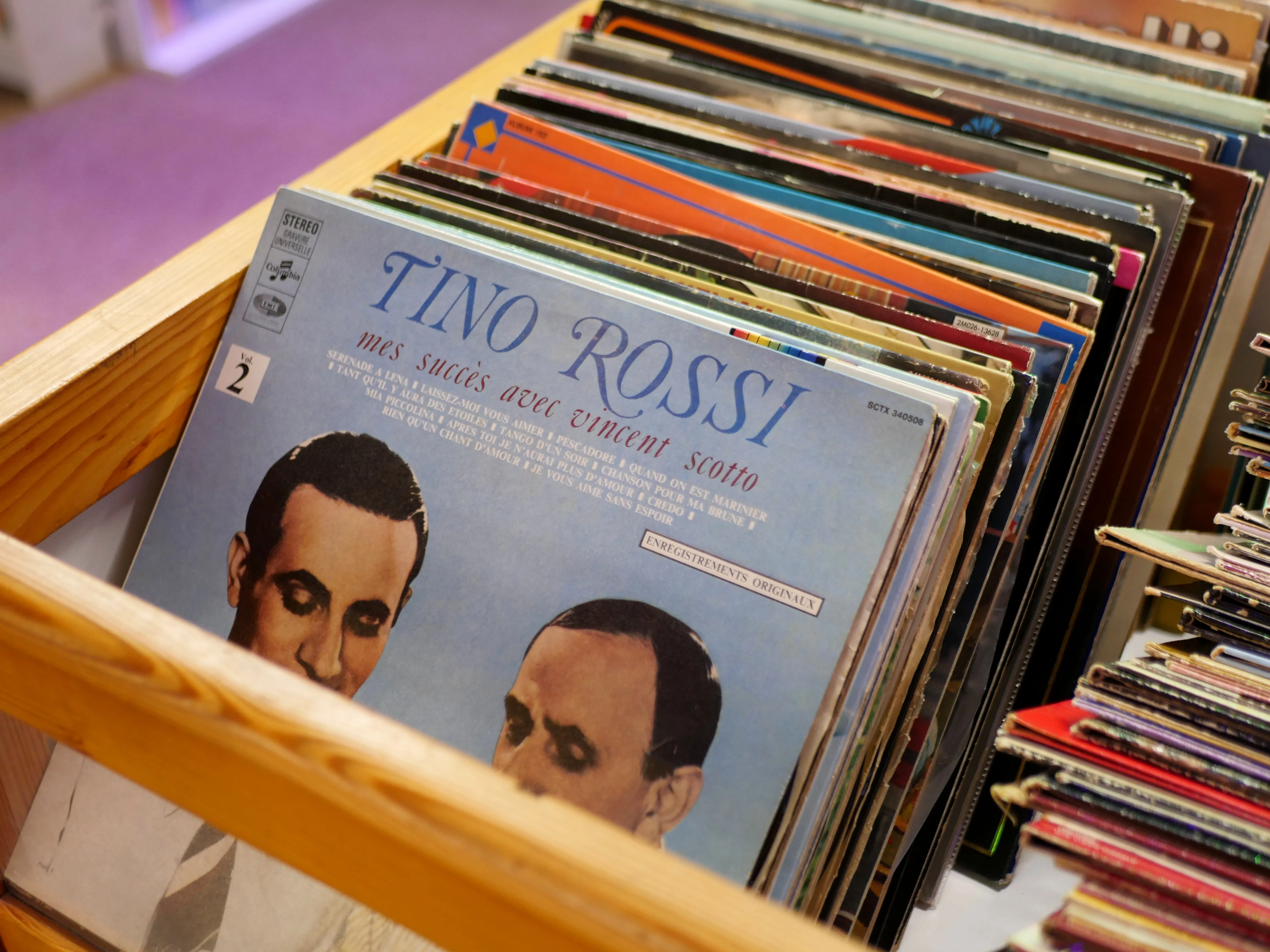 Une librairie solidaire et friperie engagée